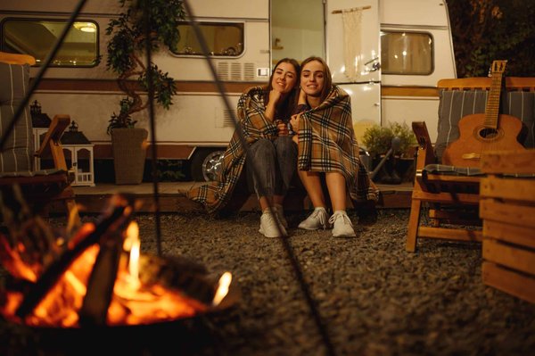 Le camping La Sagne organise-t-il des animations en soirée ?